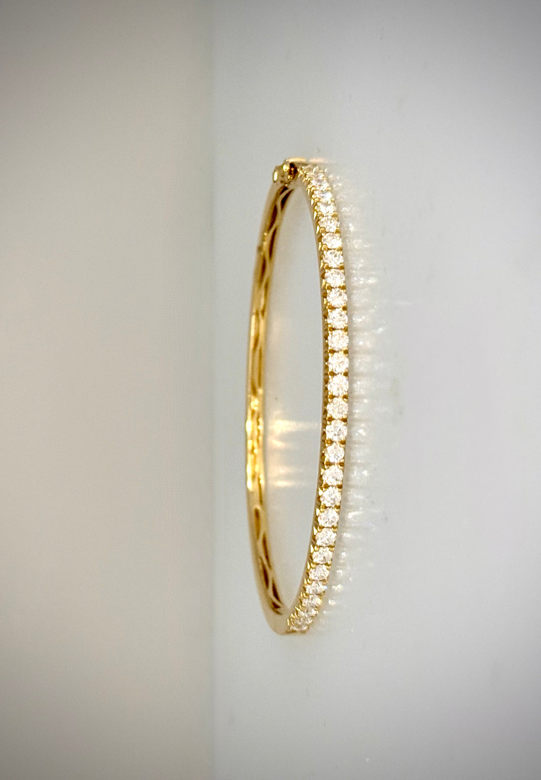 1.63 Carat Bangle Bracelet