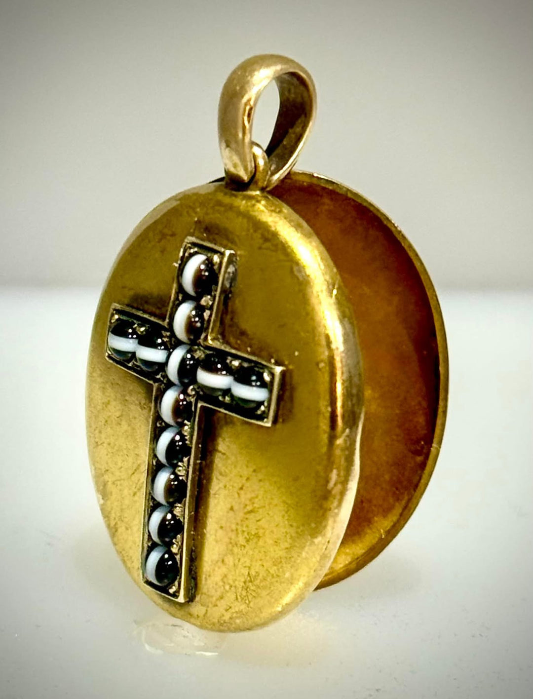 14 Karat Victorian Locket